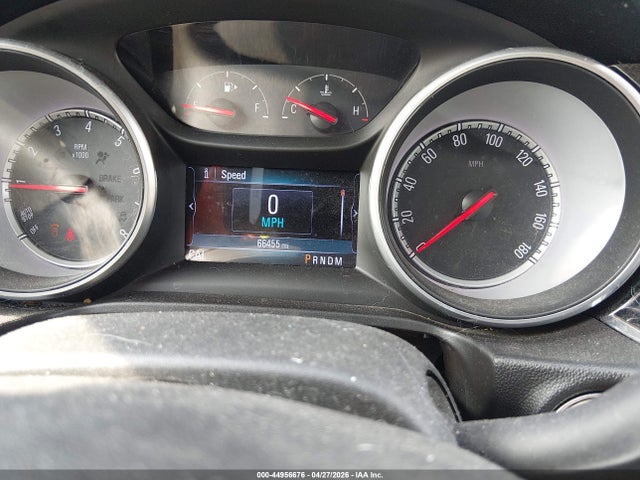 44956676 :رقم المزاد ، W04GV8SX8J1108803 vin ، 2018 Buick Regal Tourx Essence مزاد بيع