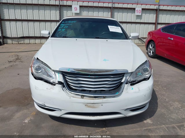 Продажа на аукционе авто 2013 Chrysler 200 Touring, vin: 1C3BCBEB5DN526711, номер лота: 44956826