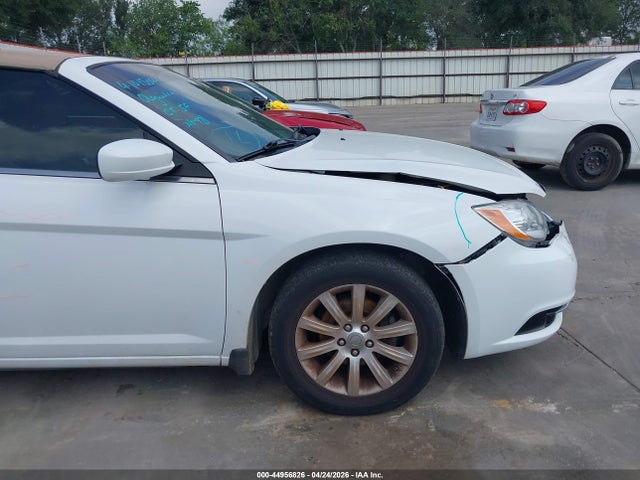 Продажа на аукционе авто 2013 Chrysler 200 Touring, vin: 1C3BCBEB5DN526711, номер лота: 44956826