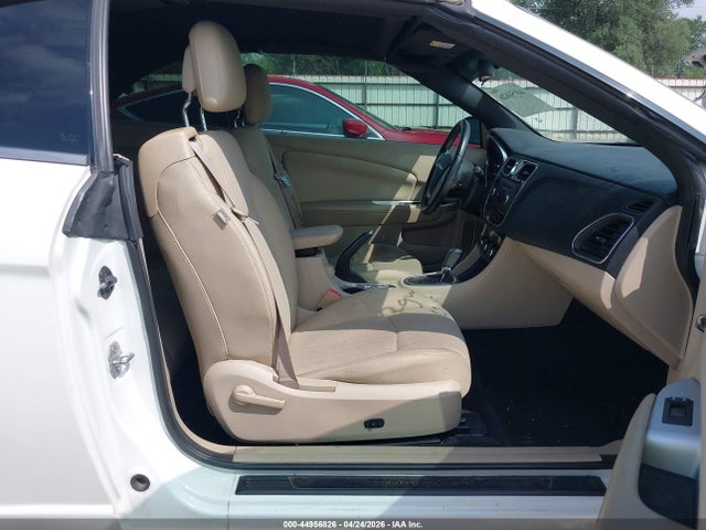 Продажа на аукционе авто 2013 Chrysler 200 Touring, vin: 1C3BCBEB5DN526711, номер лота: 44956826