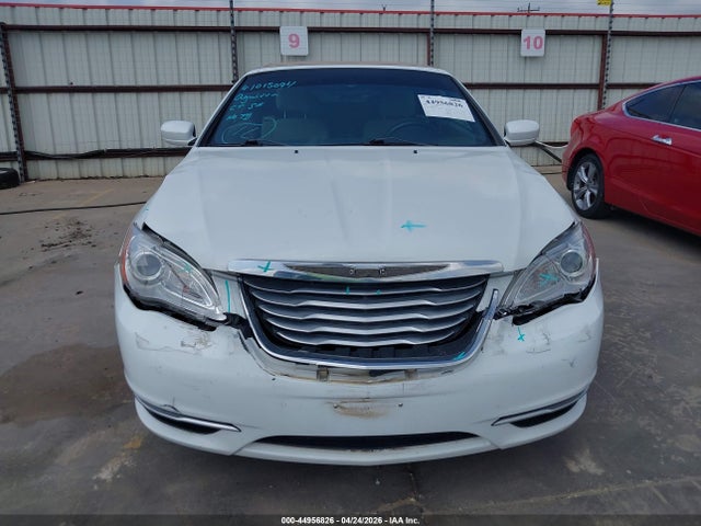 Продажа на аукционе авто 2013 Chrysler 200 Touring, vin: 1C3BCBEB5DN526711, номер лота: 44956826