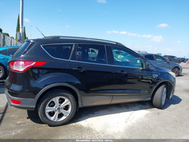 1FMCU9GX2EUB86192 Ford ESCAPE SE