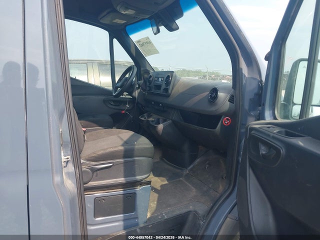 44957042 :رقم المزاد ، WD4PF0CDXKT004222 vin ، 2019 Mercedes-benz Sprinter 2500 Standard Roof V6 مزاد بيع