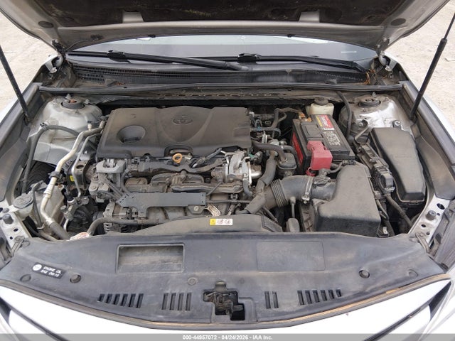 44957072 :رقم المزاد ، 4T1B11HKXJU593986 vin ، 2018 Toyota Camry Le مزاد بيع