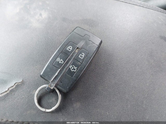 44957128 :رقم المزاد ، 1FAHP2EW0BG140668 vin ، 2011 Ford Taurus Sel مزاد بيع
