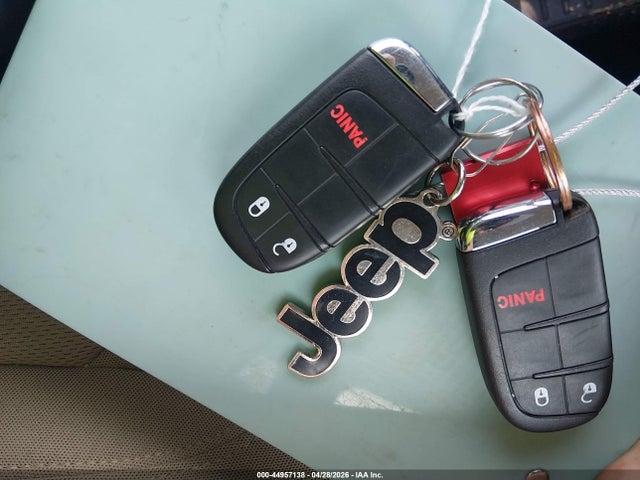 Продажа на аукционе авто 2017 Jeep Renegade Sport Fwd, vin: ZACCJAAB2HPG08382, номер лота: 44957138