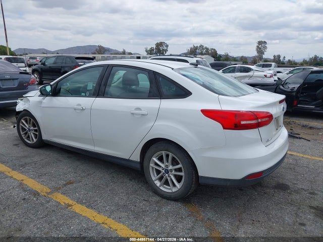 Ford FOCUS SE 2016 1FADP3F21GL326749 Image 3