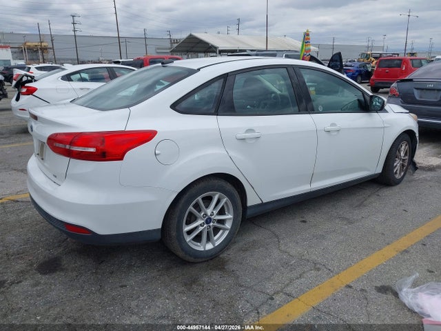 Ford FOCUS SE 2016 1FADP3F21GL326749 Image 4