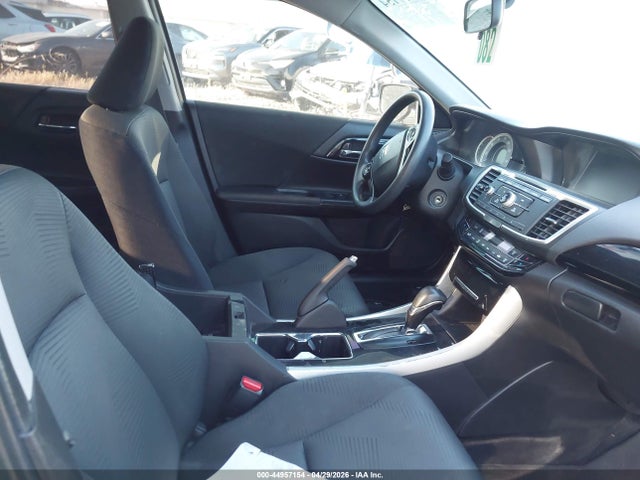 1HGCR2F3XHA285815 Honda ACCORD LX