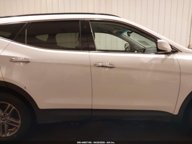 44957166 :رقم المزاد ، 5NMZUDLB6HH005683 vin ، 2017 Hyundai Santa Fe Sport 2.4l مزاد بيع