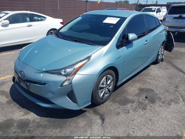 2017 Toyota Prius Two მანქანა იყიდება აუქციონზე, vin: JTDKBRFUXH3042557, აუქციონის ნომერი: 44957167
