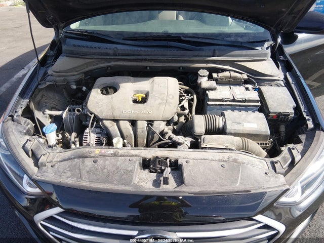 5NPD84LF0JH307111 Hyundai ELANTRA SEL