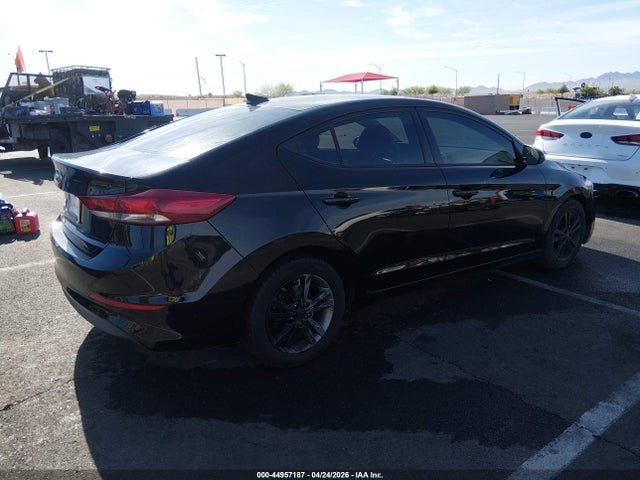 5NPD84LF0JH307111 Hyundai ELANTRA SEL