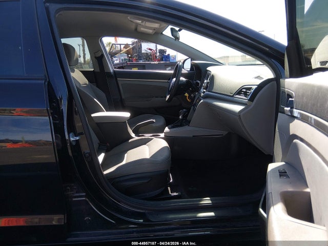 5NPD84LF0JH307111 Hyundai ELANTRA SEL