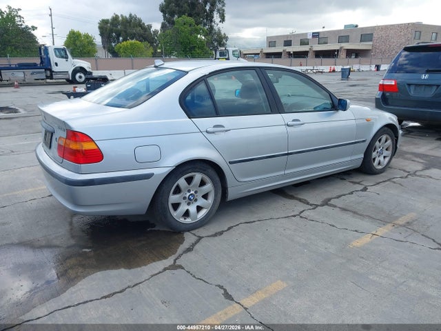 44957210 :رقم المزاد ، WBAAZ334X5KP92208 vin ، 2005 Bmw 325i مزاد بيع