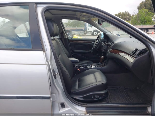 44957210 :رقم المزاد ، WBAAZ334X5KP92208 vin ، 2005 Bmw 325i مزاد بيع