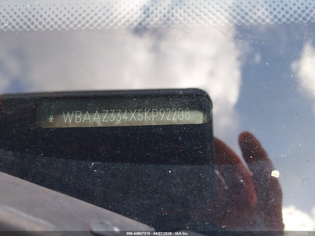 44957210 :رقم المزاد ، WBAAZ334X5KP92208 vin ، 2005 Bmw 325i مزاد بيع
