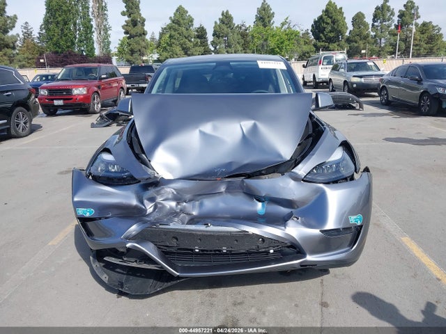 44957221 :رقم المزاد ، 7SAYGDED8SF315511 vin ، 2025 Tesla Model Y Long Range Dual Motor Rear-wheel Drive مزاد بيع