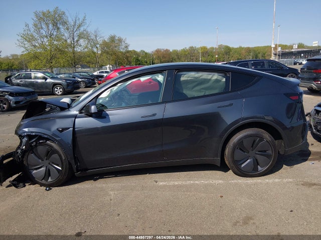 Tesla Model Y 2026 7SAYGDEE1TA672262 Image 13