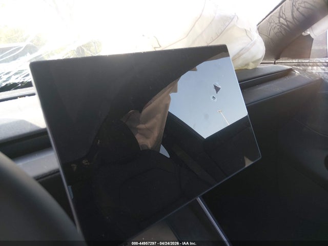 Tesla Model Y 2026 7SAYGDEE1TA672262 Image 14