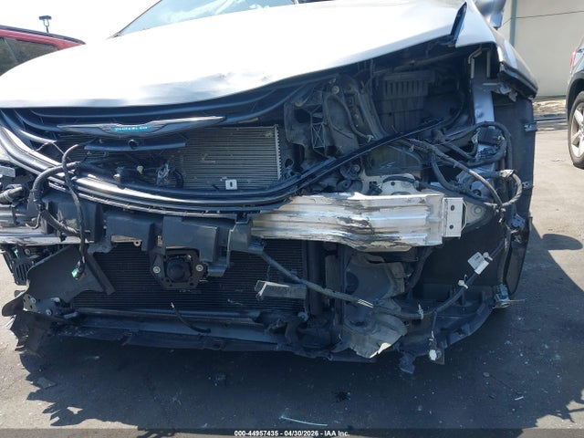 Продаж на аукціоні авто 2019 Chrysler Pacifica Hybrid Limited, vin: 2C4RC1N7XKR705942, номер лоту: 44957435