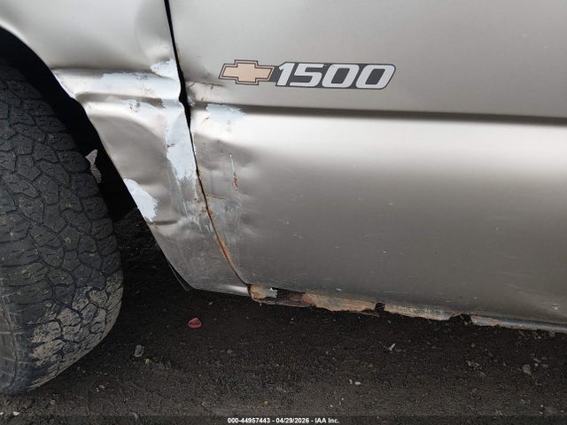 44957443 :رقم المزاد ، 1GCEC14V8YE415980 vin ، 2000 Chevrolet Silverado 1500 مزاد بيع
