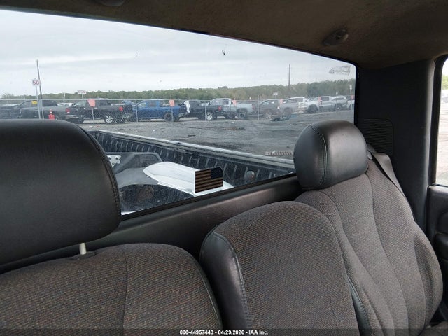 44957443 :رقم المزاد ، 1GCEC14V8YE415980 vin ، 2000 Chevrolet Silverado 1500 مزاد بيع