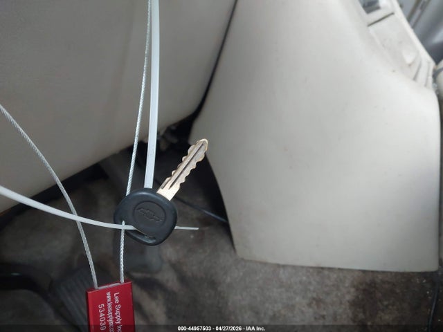 44957503 :رقم المزاد ، 3GNGC26U41G118715 vin ، 2001 Chevrolet Suburban 2500 Lt مزاد بيع