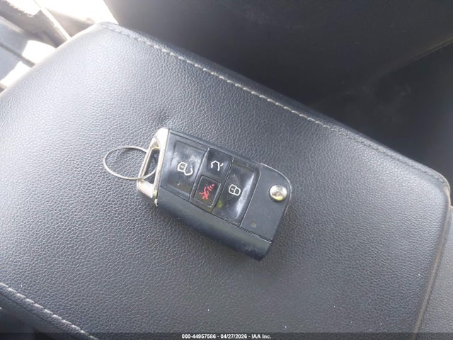 44957586 :رقم المزاد ، 3VV3B7AX0MM103824 vin ، 2021 Volkswagen Tiguan 2.0t Se/2.0t Se R-line Black/2.0t Sel مزاد بيع