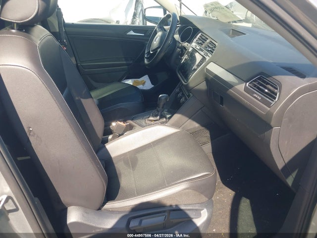 44957586 :رقم المزاد ، 3VV3B7AX0MM103824 vin ، 2021 Volkswagen Tiguan 2.0t Se/2.0t Se R-line Black/2.0t Sel مزاد بيع