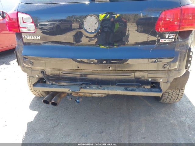 44957596 :رقم المزاد ، WVGSV7AX0HK025393 vin ، 2017 Volkswagen Tiguan 2.0t Wolfsburg Edition مزاد بيع