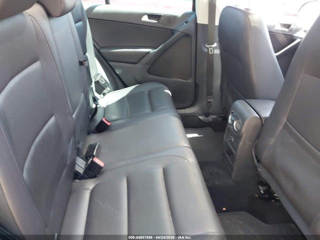 44957596 :رقم المزاد ، WVGSV7AX0HK025393 vin ، 2017 Volkswagen Tiguan 2.0t Wolfsburg Edition مزاد بيع