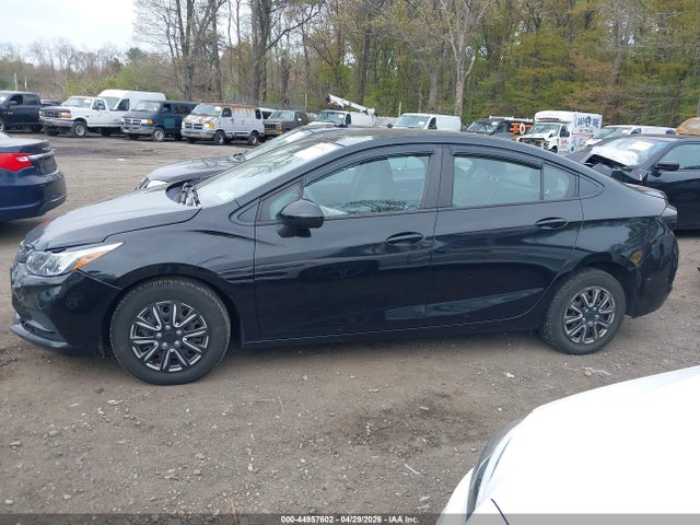 44957602 :رقم المزاد ، 1G1BC5SMXJ7144072 vin ، 2018 Chevrolet Cruze Ls Auto مزاد بيع