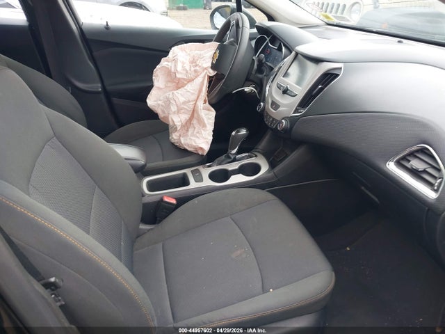 44957602 :رقم المزاد ، 1G1BC5SMXJ7144072 vin ، 2018 Chevrolet Cruze Ls Auto مزاد بيع