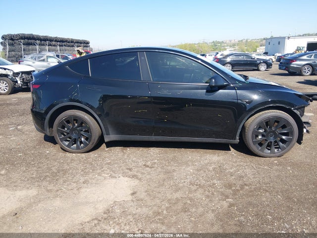 Продажа на аукционе авто 2021 Tesla Model Y Long Range Dual Motor All-wheel Drive, vin: 5YJYGDEE3MF193598, номер лота: 44957624