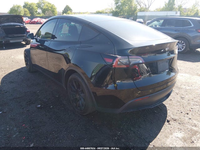 Продажа на аукционе авто 2021 Tesla Model Y Long Range Dual Motor All-wheel Drive, vin: 5YJYGDEE3MF193598, номер лота: 44957624