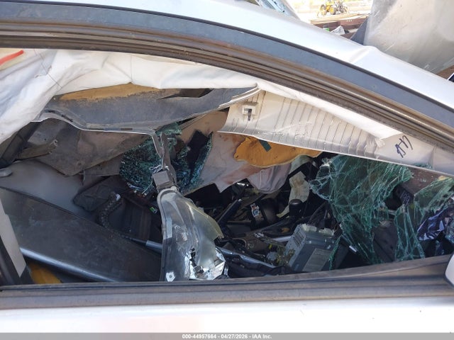 5YFBURHE3FP253233 Toyota Corolla Le Plus