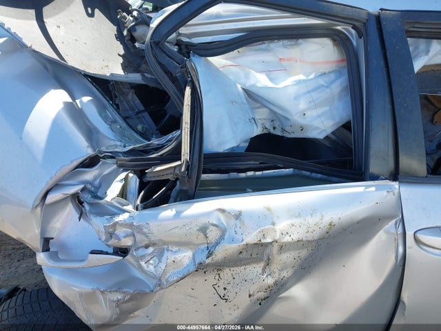 5YFBURHE3FP253233 Toyota Corolla Le Plus