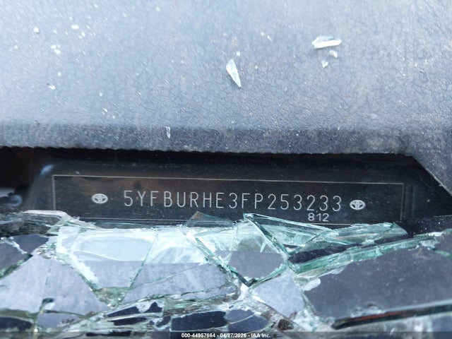 5YFBURHE3FP253233 Toyota Corolla Le Plus