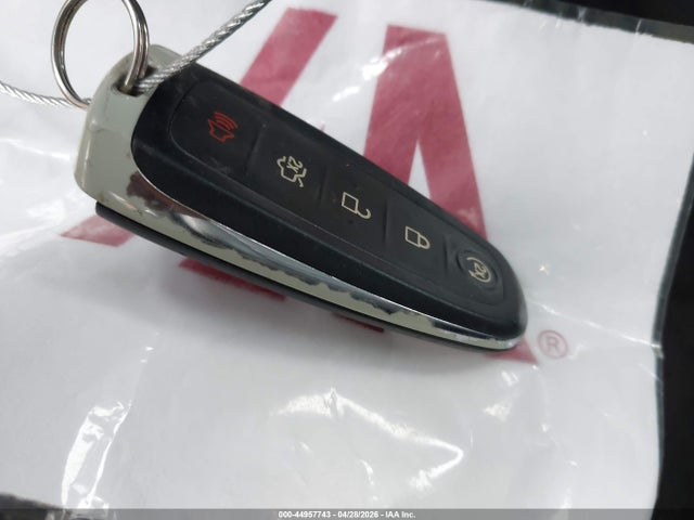 44957743 :رقم المزاد ، 1FMCU0J91FUA73289 vin ، 2015 Ford Escape Titanium مزاد بيع