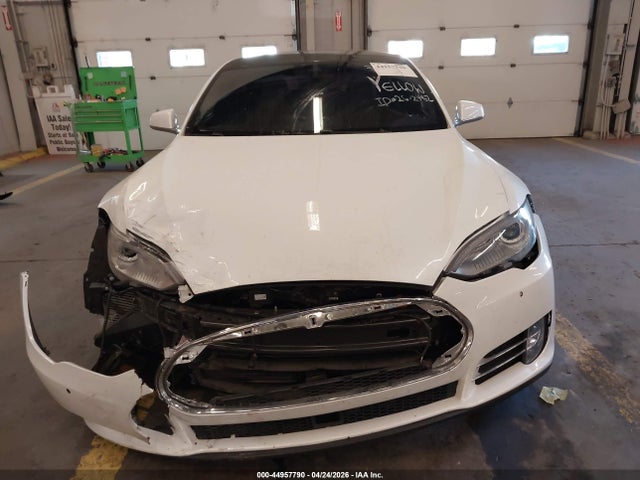 Tesla Model S 85d/p85d 2015 5YJSA1H4XFF093414 Image 13