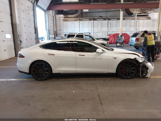 Tesla Model S 85d/p85d 2015 5YJSA1H4XFF093414 Image 14