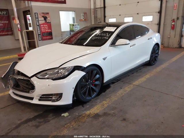 Tesla Model S 85d/p85d 2015 5YJSA1H4XFF093414 Image 2