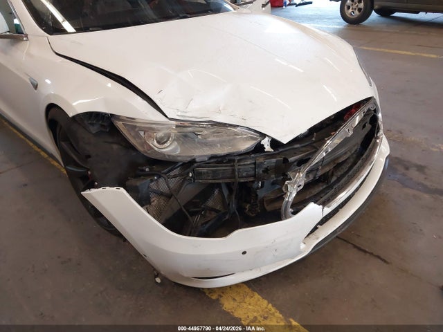 Tesla Model S 85d/p85d 2015 5YJSA1H4XFF093414 Image 6