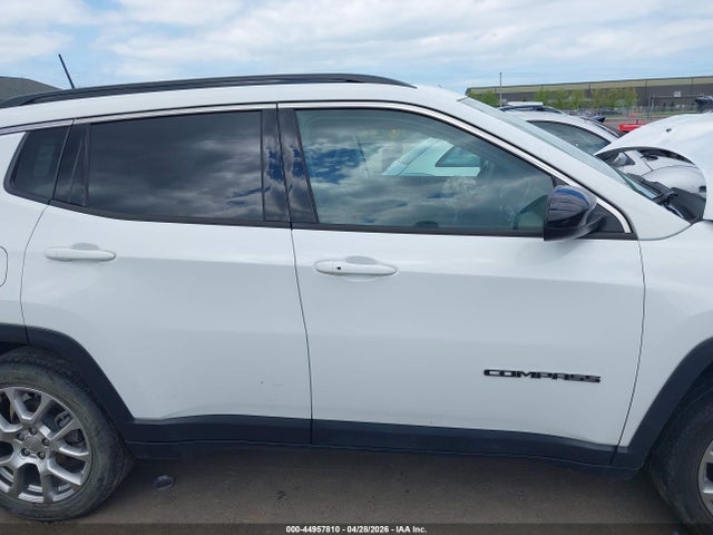 2022 Jeep Compass Latitude Lux 4x4 მანქანა იყიდება აუქციონზე, vin: 3C4NJDFB2NT173337, აუქციონის ნომერი: 44957810