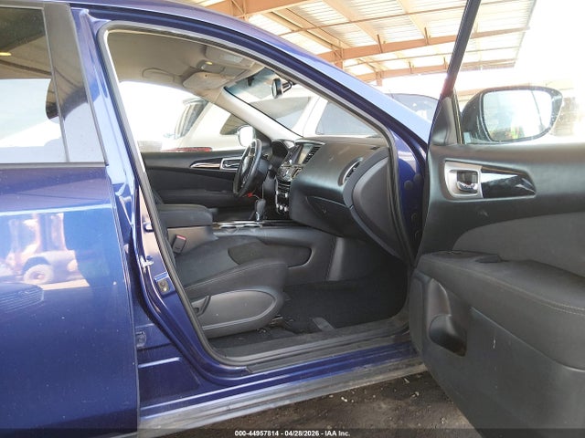 Продажа на аукционе авто 2017 Nissan Pathfinder Sv, vin: 5N1DR2MN8HC665405, номер лота: 44957814