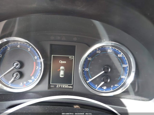 44957914 :رقم المزاد ، 5YFBURHE2HP572609 vin ، 2017 Toyota Corolla Se مزاد بيع