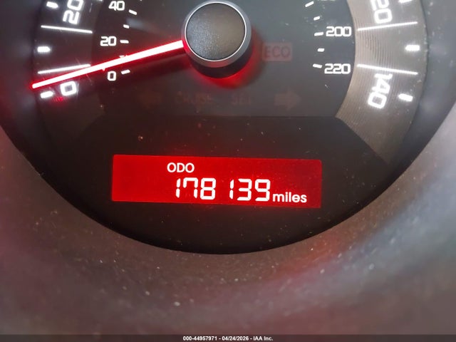44957971 :رقم المزاد ، KNDJT2A29B7235661 vin ، 2011 Kia Soul + مزاد بيع