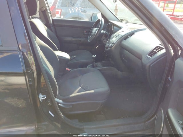 44957971 :رقم المزاد ، KNDJT2A29B7235661 vin ، 2011 Kia Soul + مزاد بيع