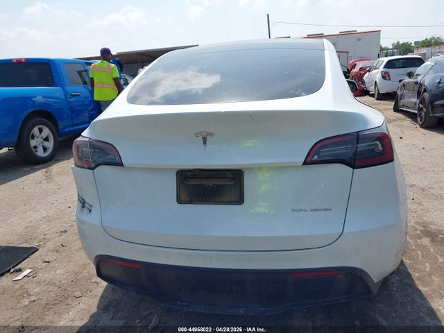 2025 Tesla Model Y Long Range Dual Motor All-wheel Drive მანქანა იყიდება აუქციონზე, vin: 7SAYGDEE8SA370093, აუქციონის ნომერი: 44958022